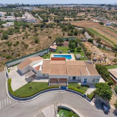 Alvora Villa