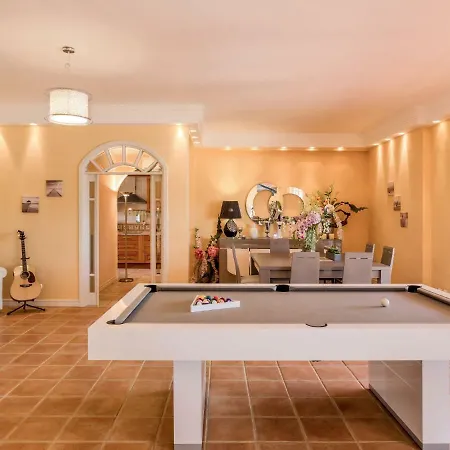Alvora Villa *