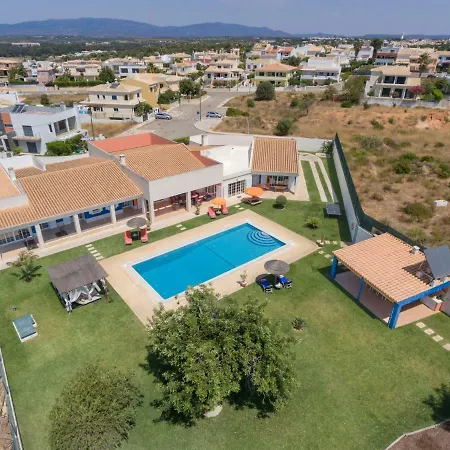 Alvora Villa